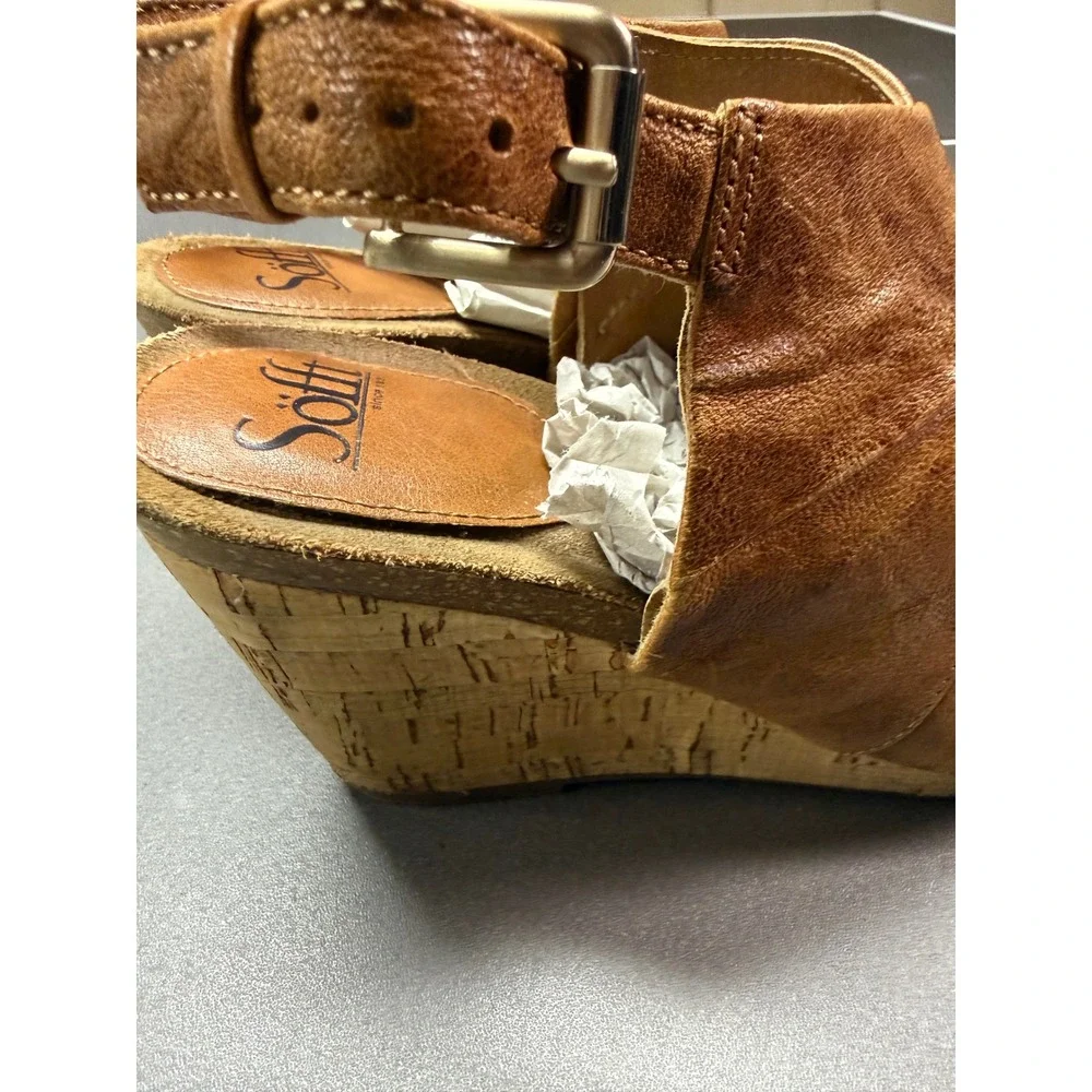 Sofft leather wedge